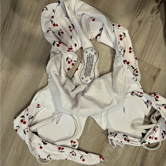 ‼️THRIFT STORE MAKE OFFER SHEIN Swimsuit Cherry One Piece Bathing Suit M New - Picture 9 of 10